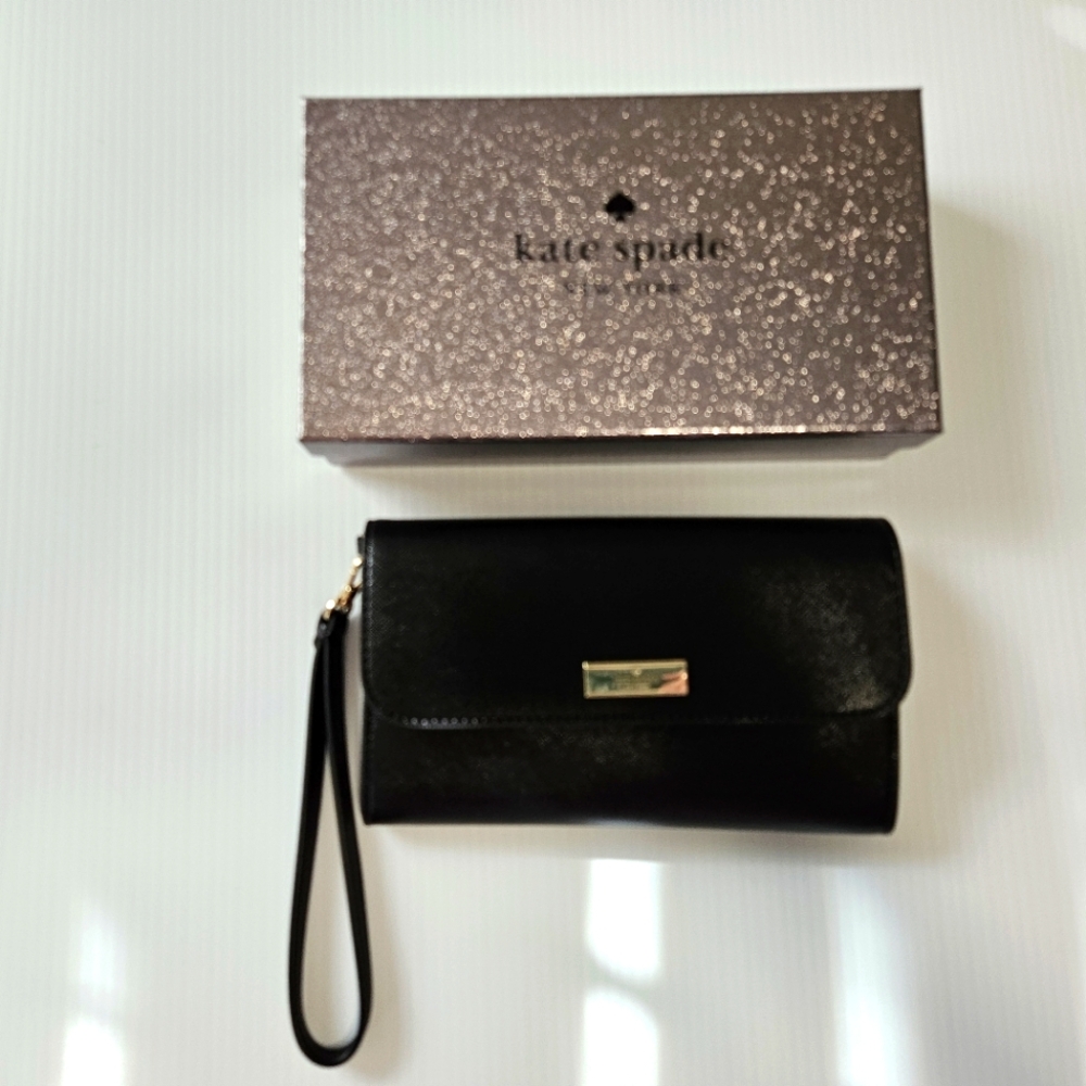 Kate Spade Kenzie Medium Flap Wristlet Black Saffiano Wallet KK044 NWT